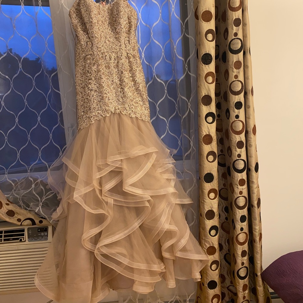 Sherri Hill champagne color gown sz 6 - Picture 13 of 14